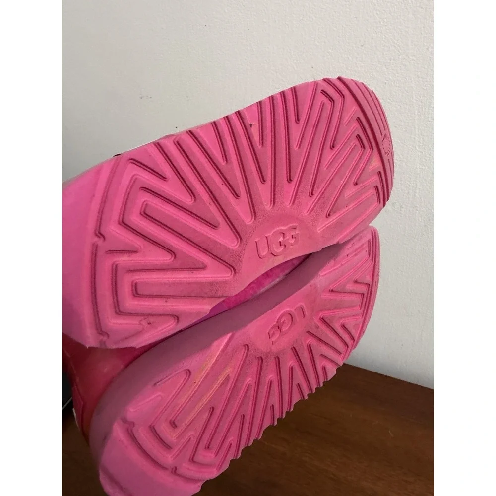 UGG Girls Pink Classic Clear Ultra Mini Boots Girls Kids Size 2